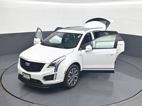 Used 2024 Cadillac XT5 Sportv w/ Technology Package AWD/4WD image 30
