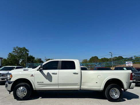 Used 2022 RAM 3500 Limited AWD/4WD image 4