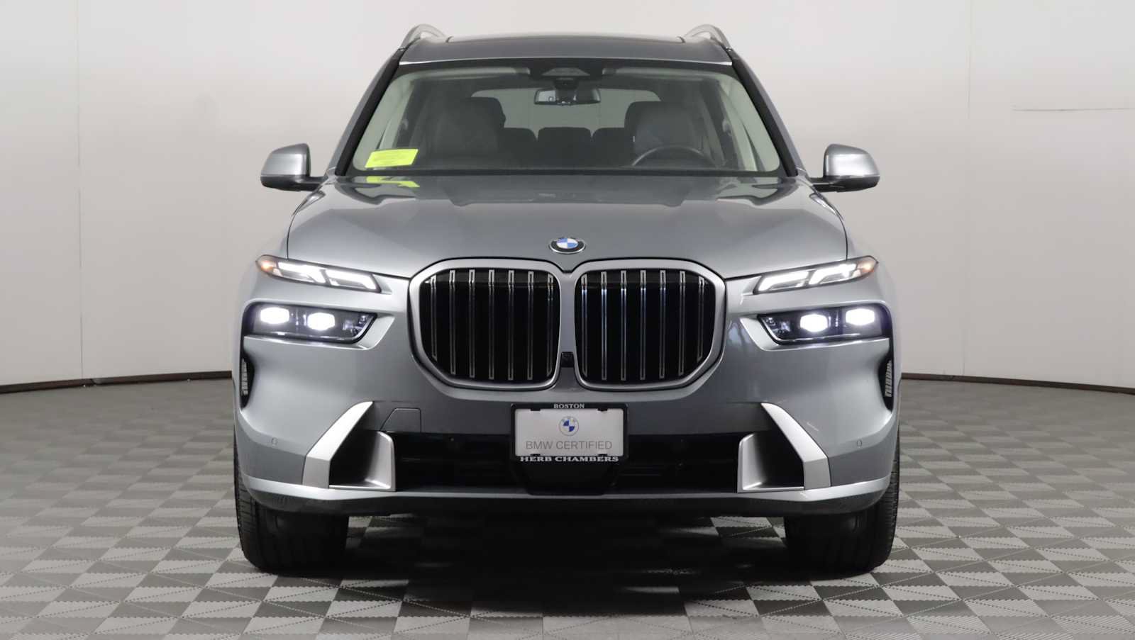 Used 2026 BMW X7 xDrive40i w/ Premium Package AWD/4WD image 2