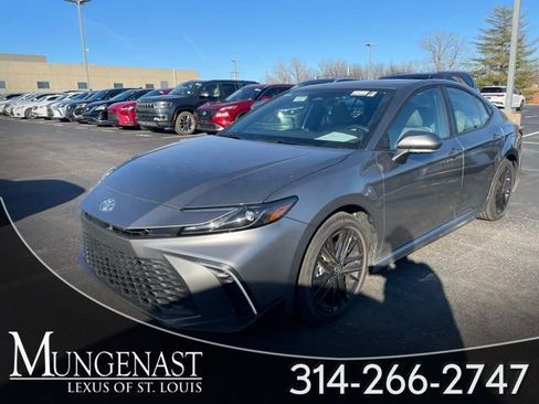 Used 2025 Toyota Camry SE w/ Multimedia Upgrade Package image 1