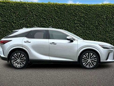 Used 2025 Lexus RX 350 w/ Convenience Package AWD/4WD image 3