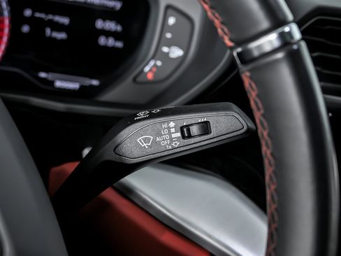 Used 2020 Lamborghini Urus image 31