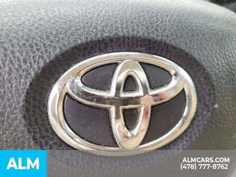 Used 2019 Toyota Highlander XLE image 17