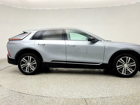Used 2025 Cadillac Lyriq Luxury RWD image 4