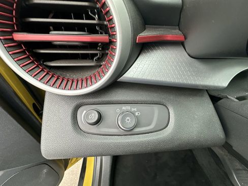 Used 2024 Chevrolet Trax RS w/ Driver Confidence Package image 16