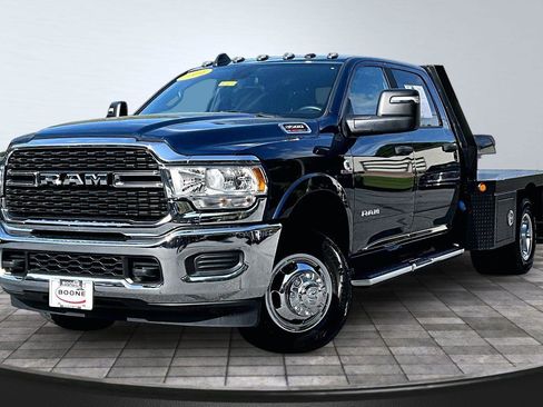 Used 2024 RAM 3500 SLT w/ Quick Order Package 2YG SLT AWD/4WD image 13