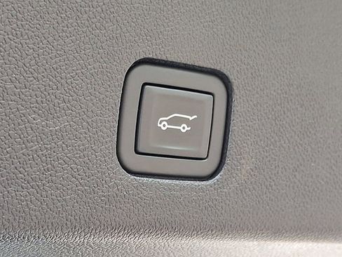 Used 2023 Cadillac XT6 Premium Luxury w/ Platinum Package image 34