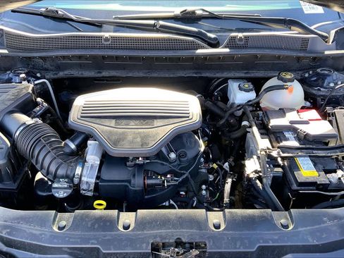 Used 2020 Chevrolet Blazer LT image 32