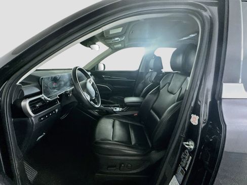 Used 2025 Kia Telluride S FWD image 13