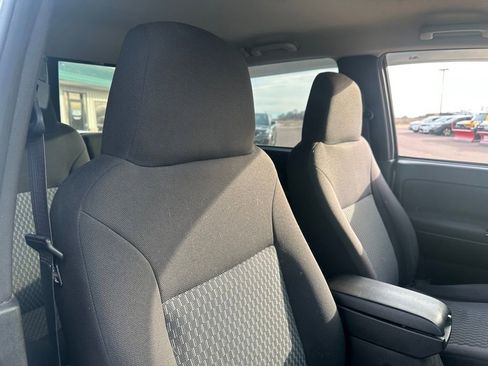 Used 2010 Chevrolet Colorado LT image 29