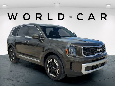 Certified 2025 Kia Telluride S FWD image 1