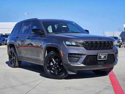 Used 2023 Jeep Grand Cherokee Altitude