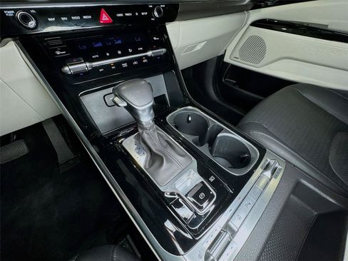 Used 2024 Kia Carnival SX Prestige FWD image 16