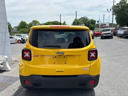 Used 2018 Jeep Renegade Latitude FWD image 5