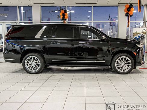 Used 2021 Cadillac Escalade ESV Premium Luxury w/ LPO, Floor Liner Package AWD/4WD image 9