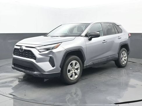 Used 2023 Toyota RAV4 LE FWD image 8
