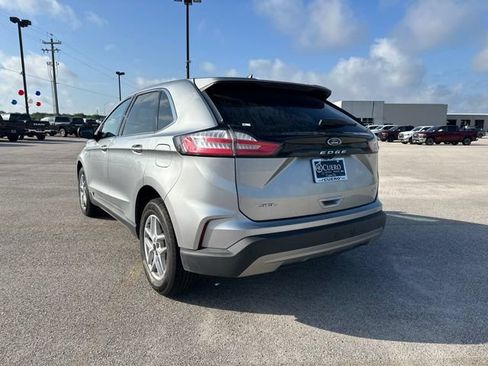 Used 2024 Ford Edge SEL AWD/4WD image 3