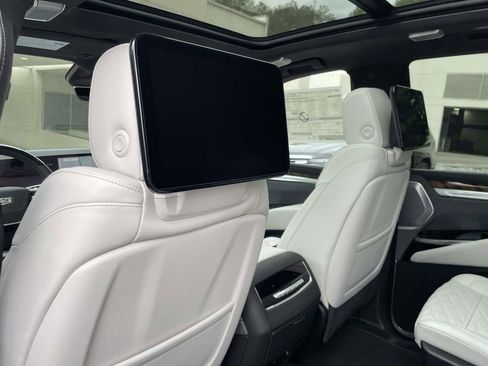 New 2026 Cadillac Escalade Platinum Sport w/ LPO, ONYX Package AWD/4WD image 13
