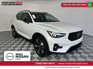 Used 2026 Volvo XC40 B5 Plus AWD/4WD video 1