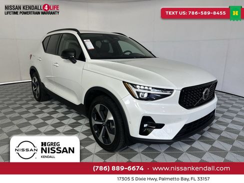 Used 2026 Volvo XC40 B5 Plus AWD/4WD image 1