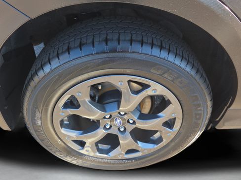 Used 2022 Subaru Crosstrek 2.5i Sport w/ Moonroof Package image 15