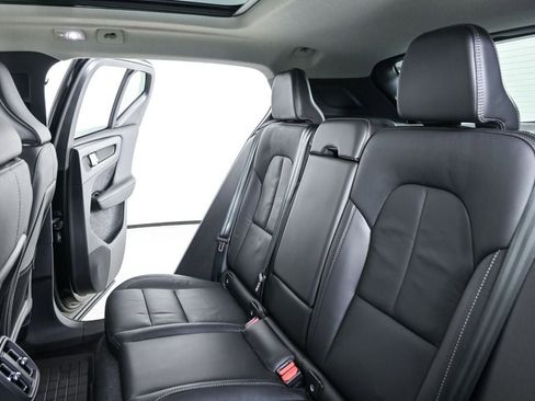 Certified 2023 Volvo XC40 B5 Plus w/ Protection Package Premier image 22