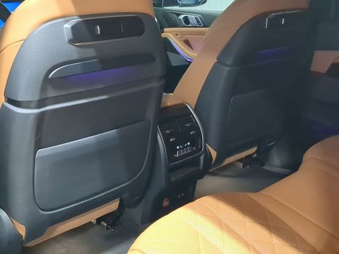 Used 2023 BMW X7 xDrive40i w/ M Sport Package image 18