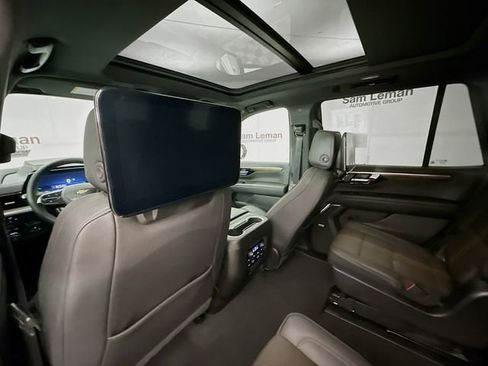 Used 2025 Chevrolet Tahoe High Country image 39