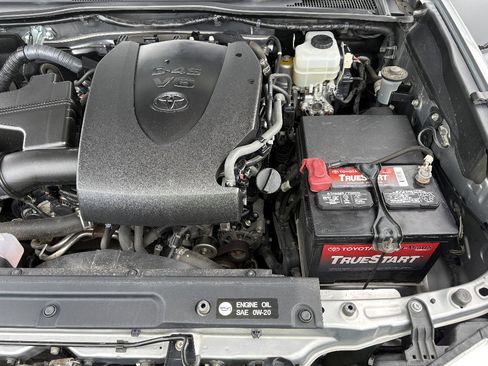 Used 2016 Toyota Tacoma TRD Off-Road w/ Premium & Technology Package image 40