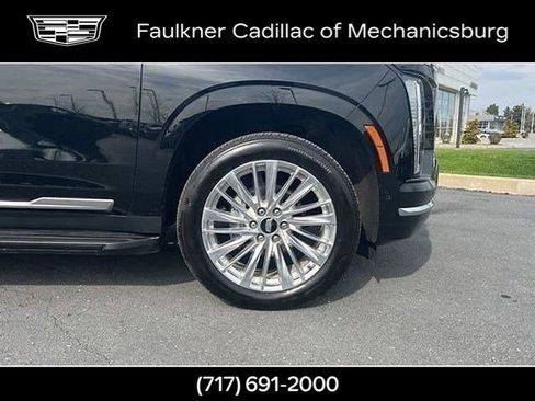 Used 2025 Cadillac Escalade Premium Luxury AWD/4WD image 53