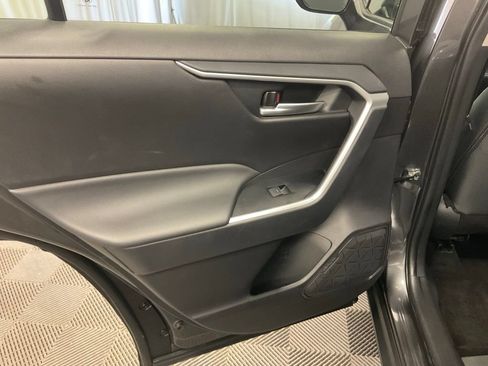 Used 2025 Toyota RAV4 XLE AWD/4WD image 30