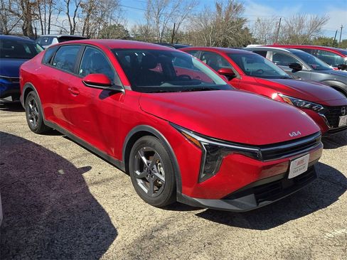 Used 2025 Kia K4 LXS image 3