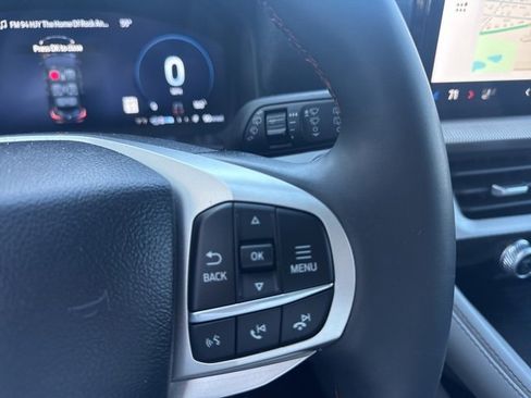 Used 2025 Ford Explorer Active w/ Active Comfort Package image 19