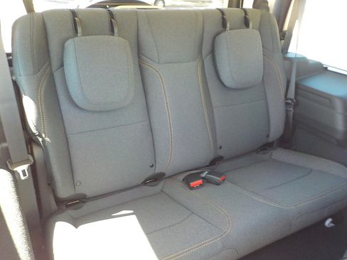 Used 2025 Jeep Wrangler Sport AWD/4WD image 13