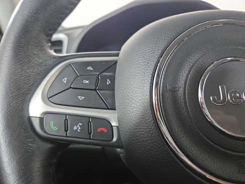 Certified 2018 Jeep Renegade Latitude w/ Cold Weather Group image 16