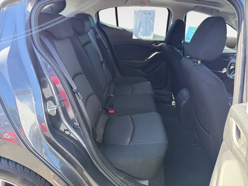 Used 2016 MAZDA MAZDA3 i Touring w/ Popular Equipment Package FWD image 18