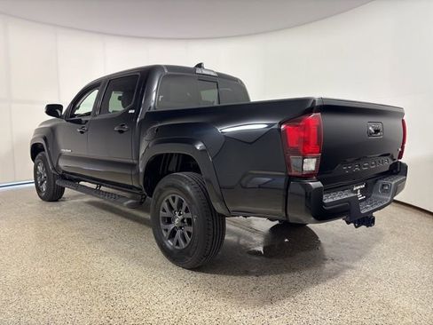 Used 2022 Toyota Tacoma SR5 w/ Technology Package RWD image 13