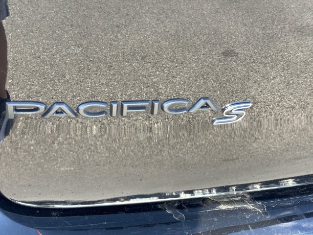 Used 2025 Chrysler Pacifica Limited FWD image 32