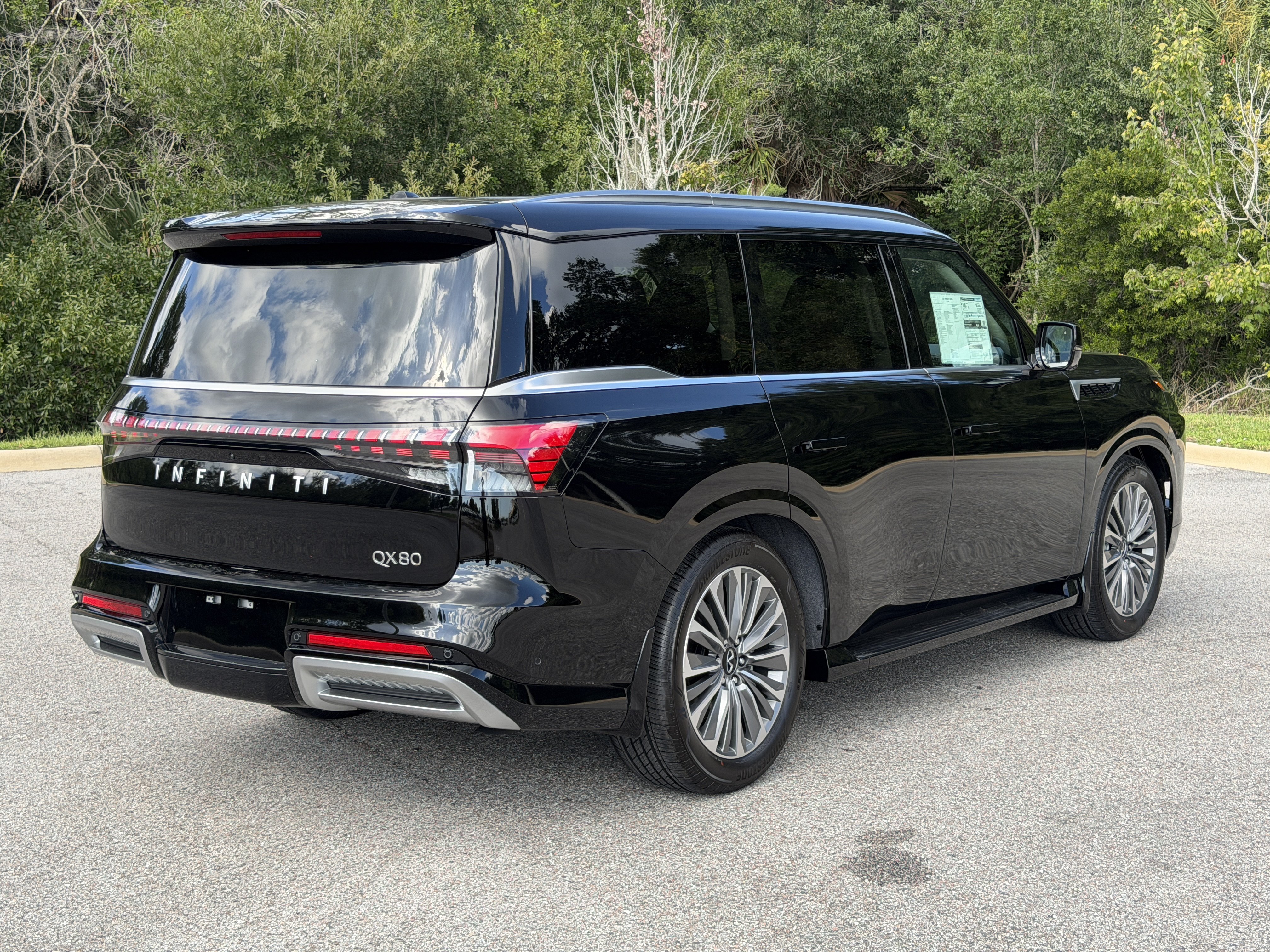 New 2027 INFINITI QX80 Luxe w/ Cargo Package RWD image 7