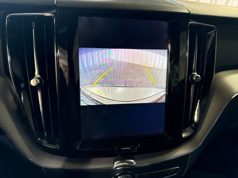 Used 2018 Volvo XC60 T5 R-Design w/ Convenience Package AWD/4WD image 25