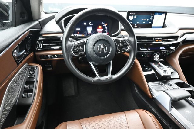 Used 2023 Acura MDX w/ Technology Package FWD image 16