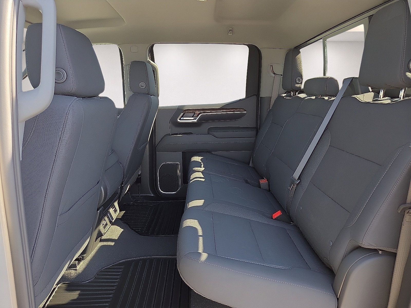 New 2026 GMC Sierra 1500 SLE w/ Preferred Package AWD/4WD image 10