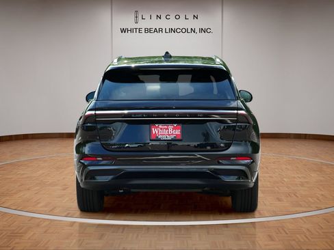 Used 2024 Lincoln Nautilus Reserve w/ Equipment Group 202A AWD/4WD image 6
