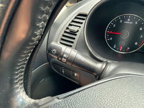 Used 2018 Kia Forte S FWD image 32