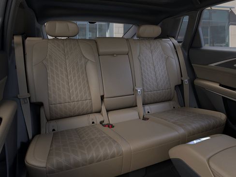 New 2025 Cadillac Lyriq Luxury w/ Nappa Leather Package image 17