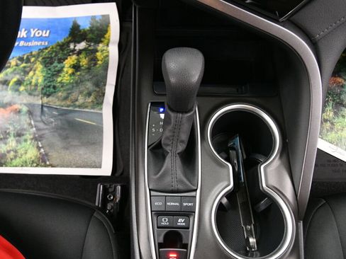 Used 2022 Toyota Camry LE image 15