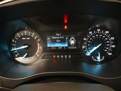 Used 2016 Ford Fusion SE image 36