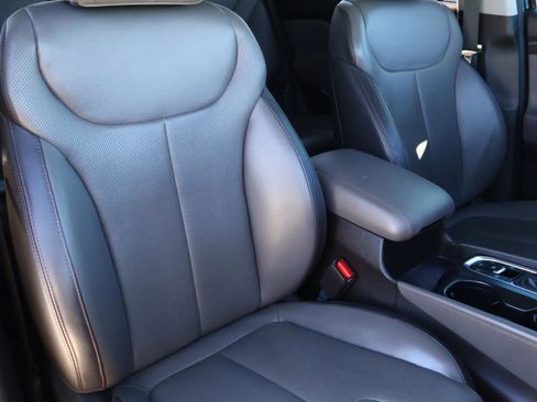 Used 2020 Hyundai Santa Fe Limited image 18