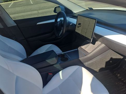 Used 2022 Tesla Model 3 image 13