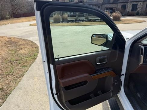 Used 2017 Chevrolet Silverado 1500 High Country image 11